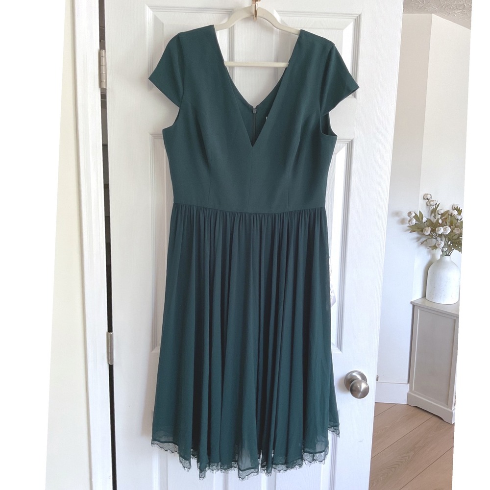 Dress The Population Corey Pine Green V-Neck Pleated Lace Trim Midi Dress XL NEW